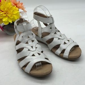 Earth Pisa Chatham White Gladiator Sandal Size 8.5. MCS2671A